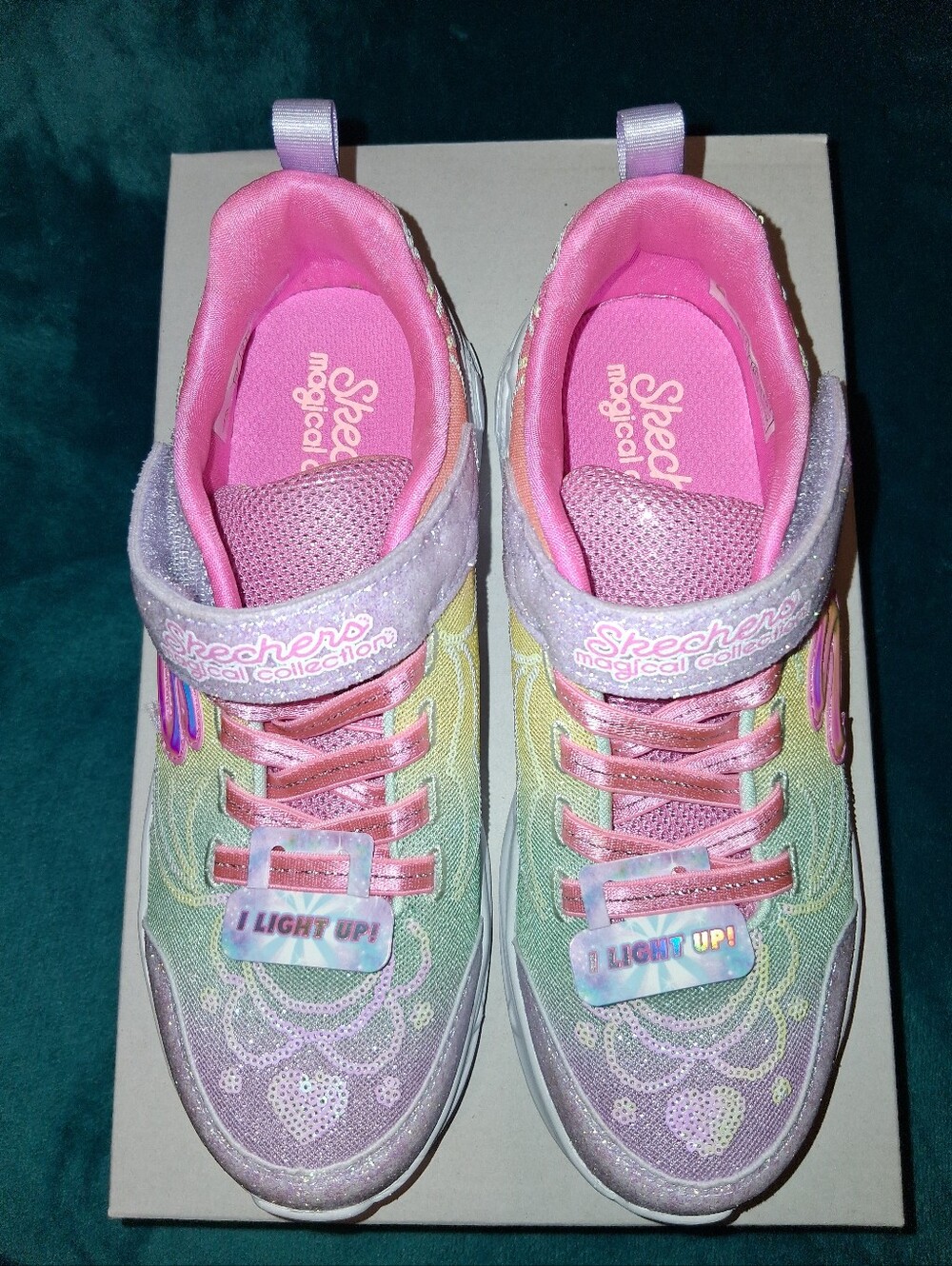 Skechers Kids' Princess Wishes Sz. 2  Pastel Light-Up Sneakers in Pink